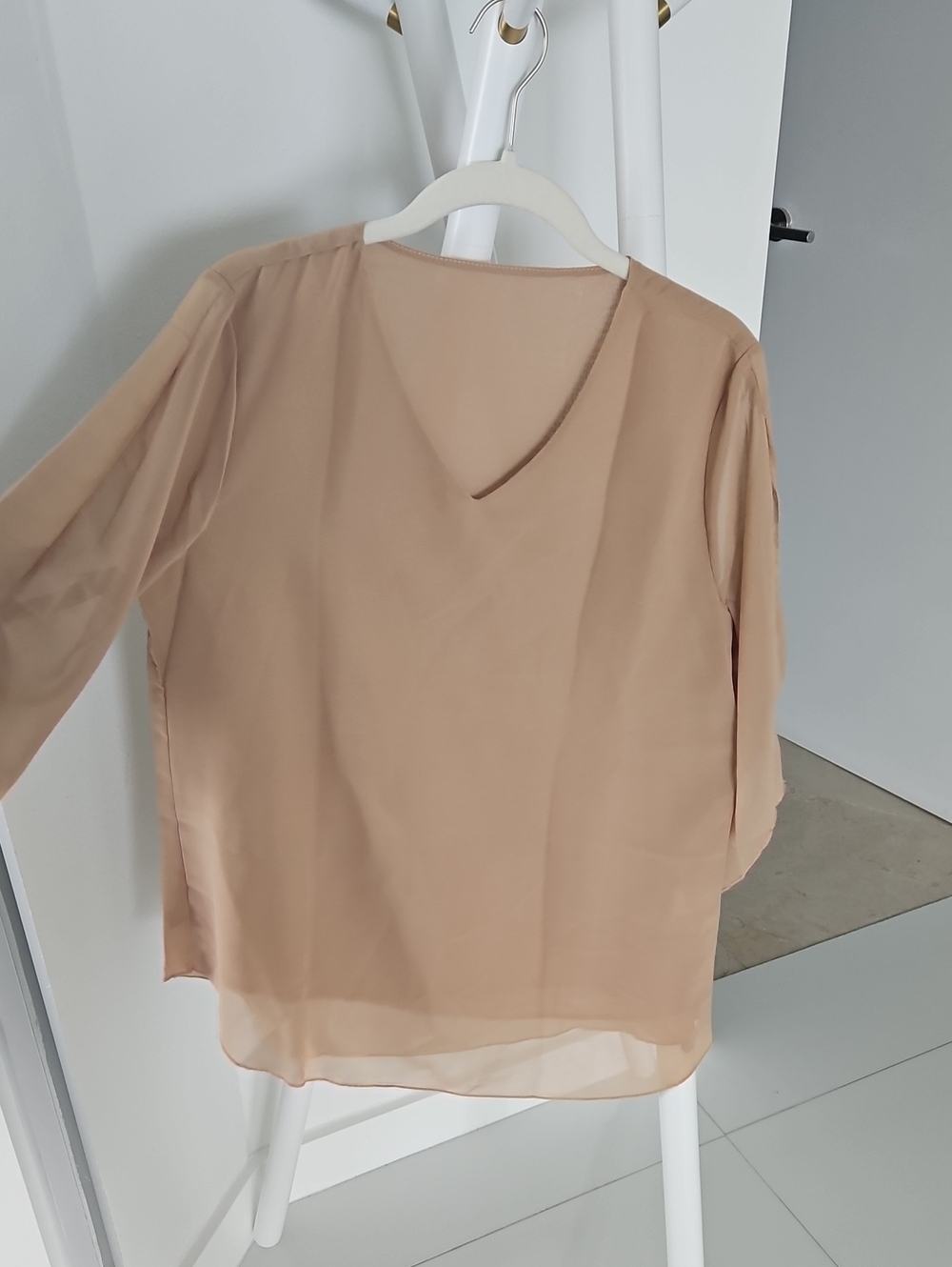 Long Sleeve Blouse in Brown Like New